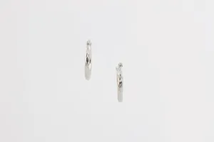 10k White Gold Huggie Hoop Earrings (0.65g.)
