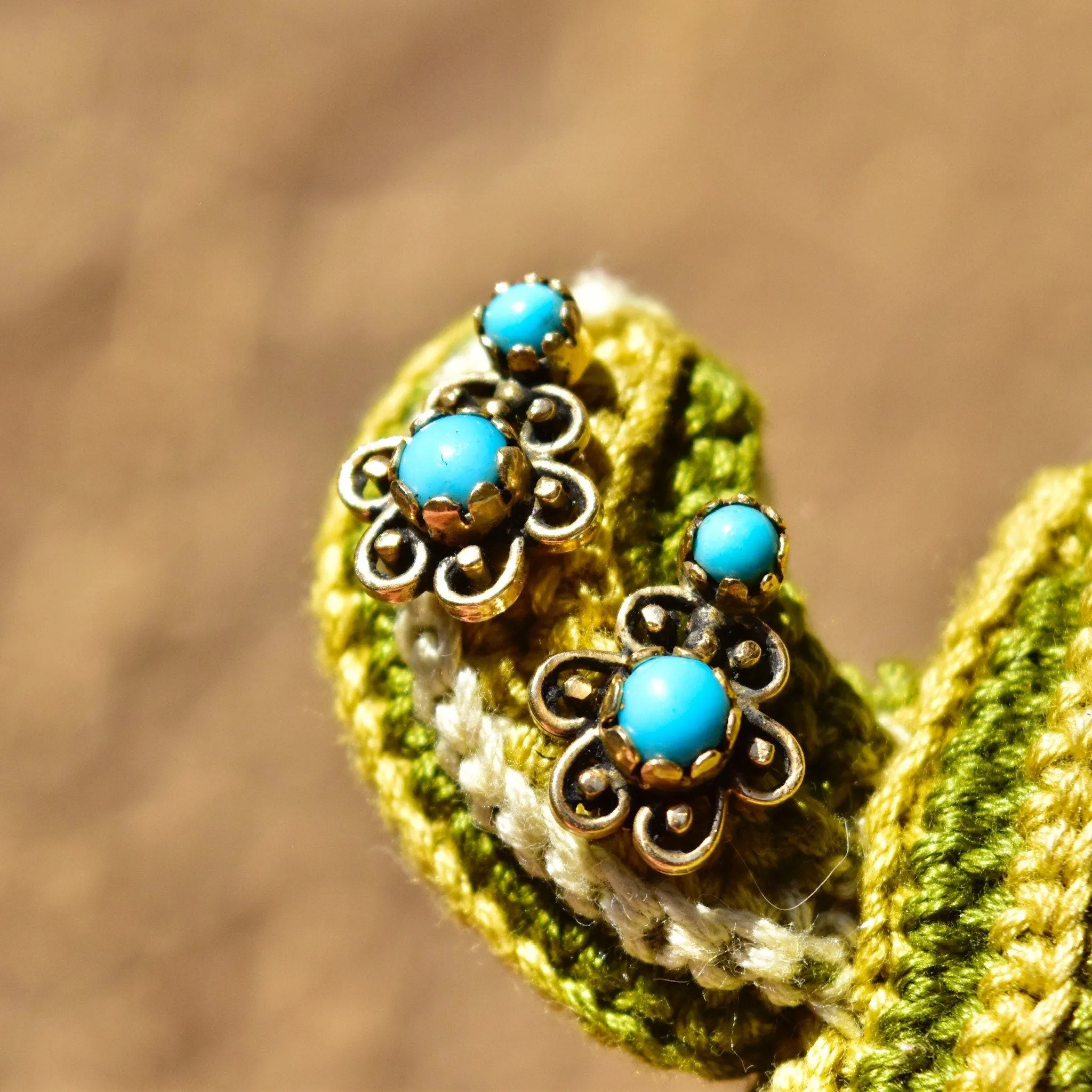 14K Turquoise Flower Studs, Dainty Two-Stone Yellow Gold Earrings, Estate Jewelry, 14mm