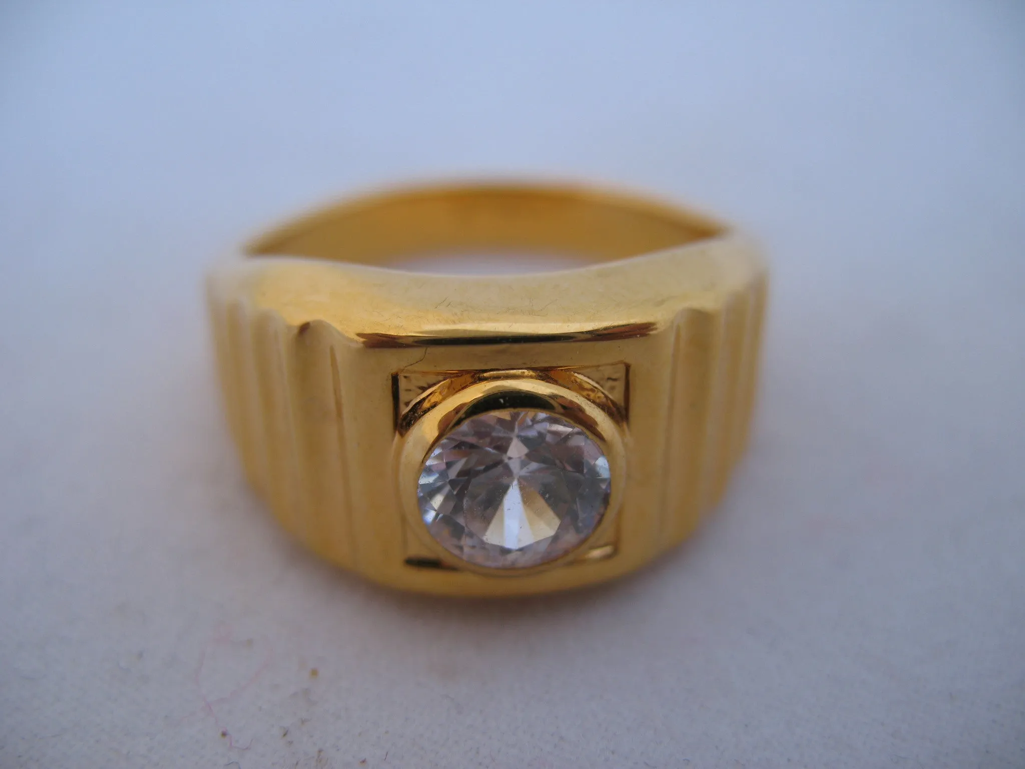 18K HGE GOLD Plated MENS RINGS Men Fashion RING Simulated-Diamond Crystal Glass Stone size 11