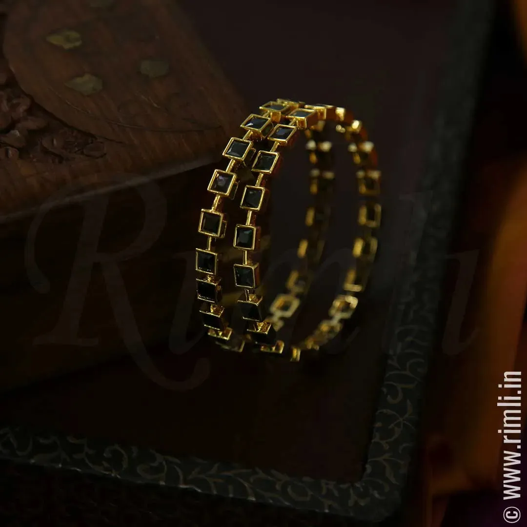 Akshita Stone Bangles - Black