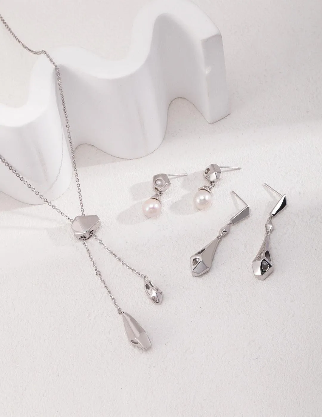 Amelia Pearl Drop Earrings