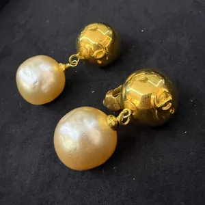 Chanel Vintage Coco Pearl Clip-on Earrings Gold Ivory