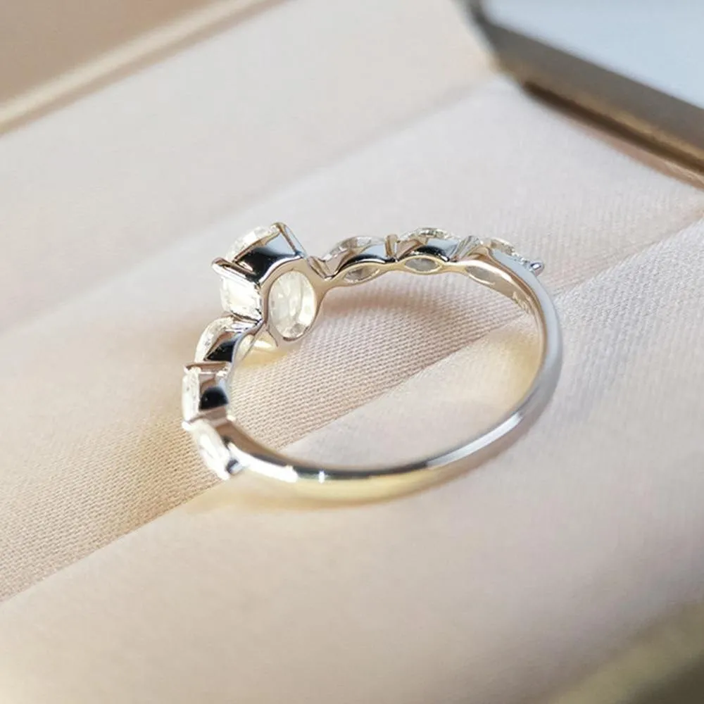 Dainty AAA Cubic Zircon Silver Color Delicate Proposal Ring