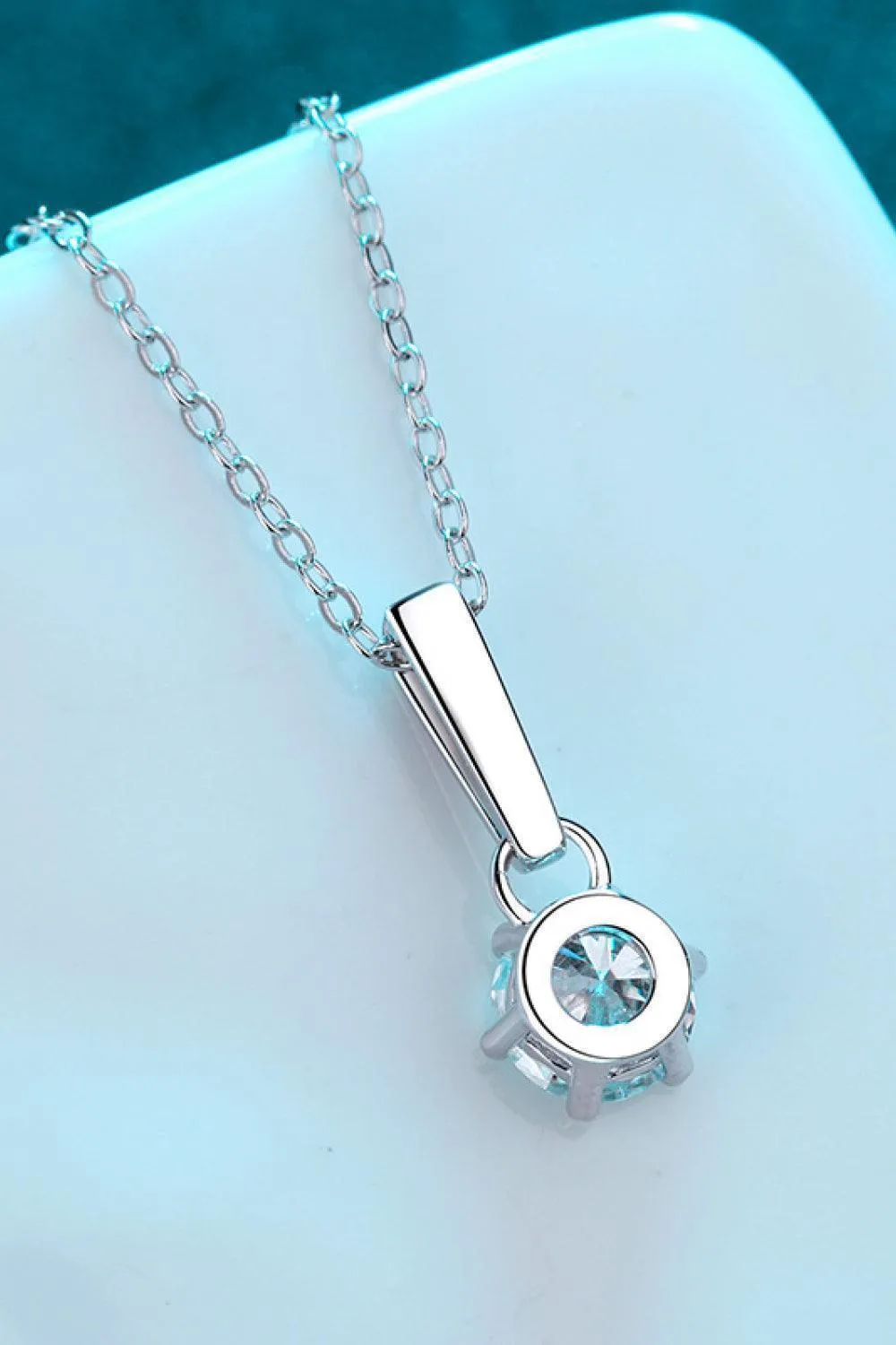Glowing Glamour 1 Carat Moissanite Necklace