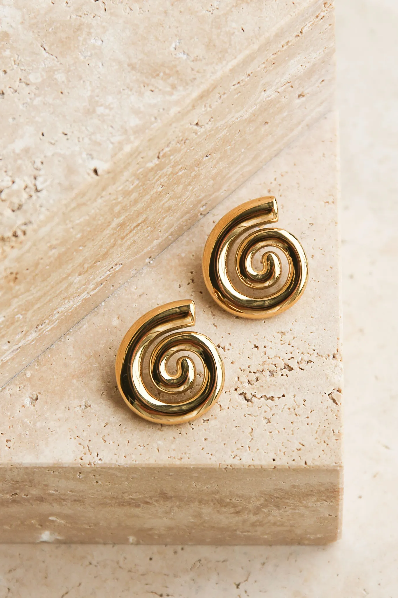 GOLD CONCH SHELL EARRINGS