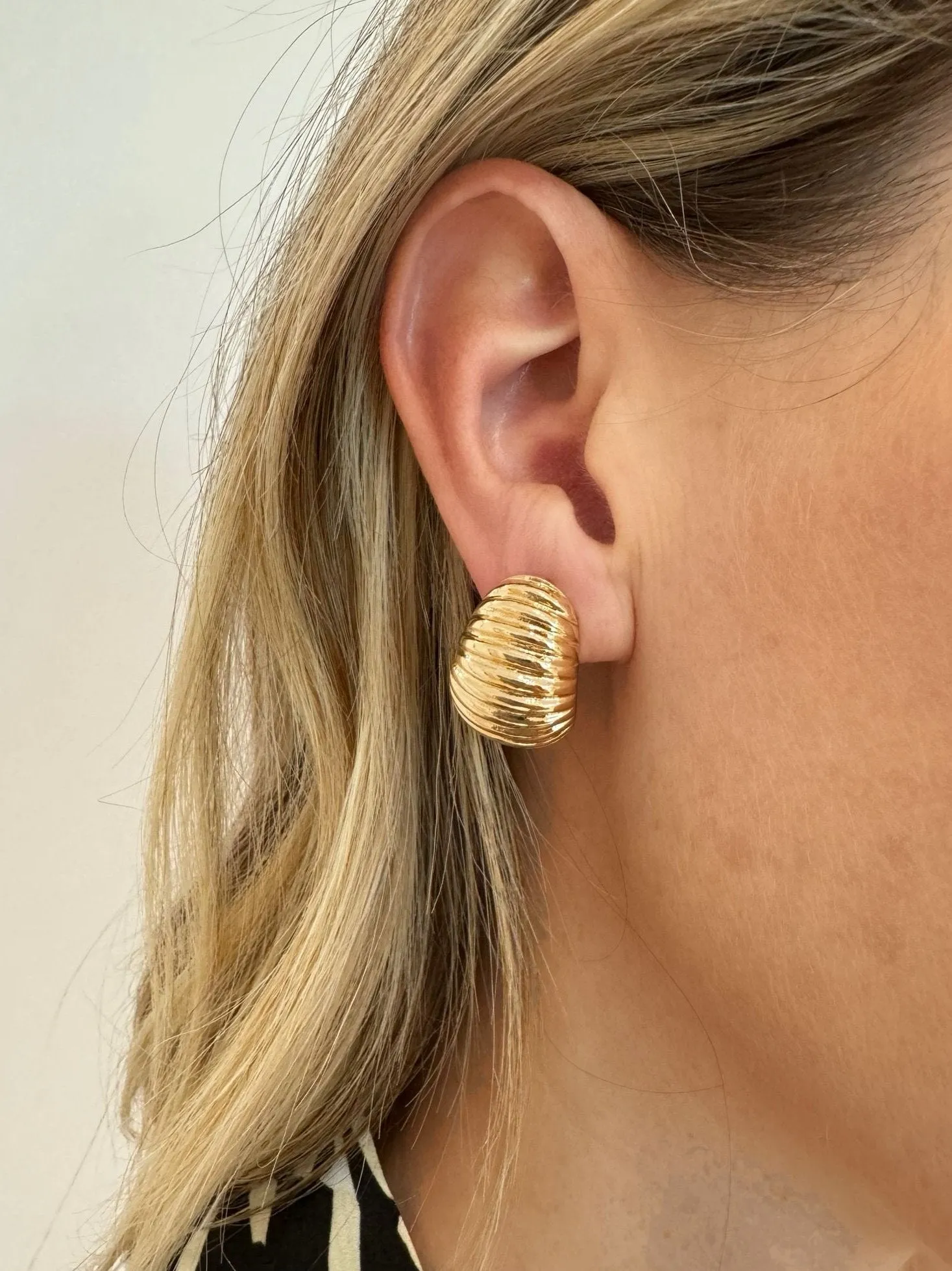 Lori Ribbed Oval Dome Shape Clip Earrings
