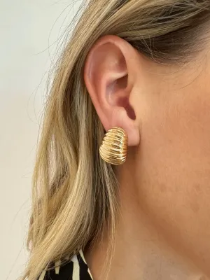 Lori Ribbed Oval Dome Shape Clip Earrings