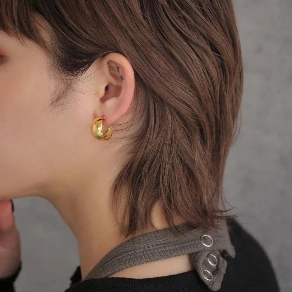 Mirror-Finish Chunky Curl Earrings