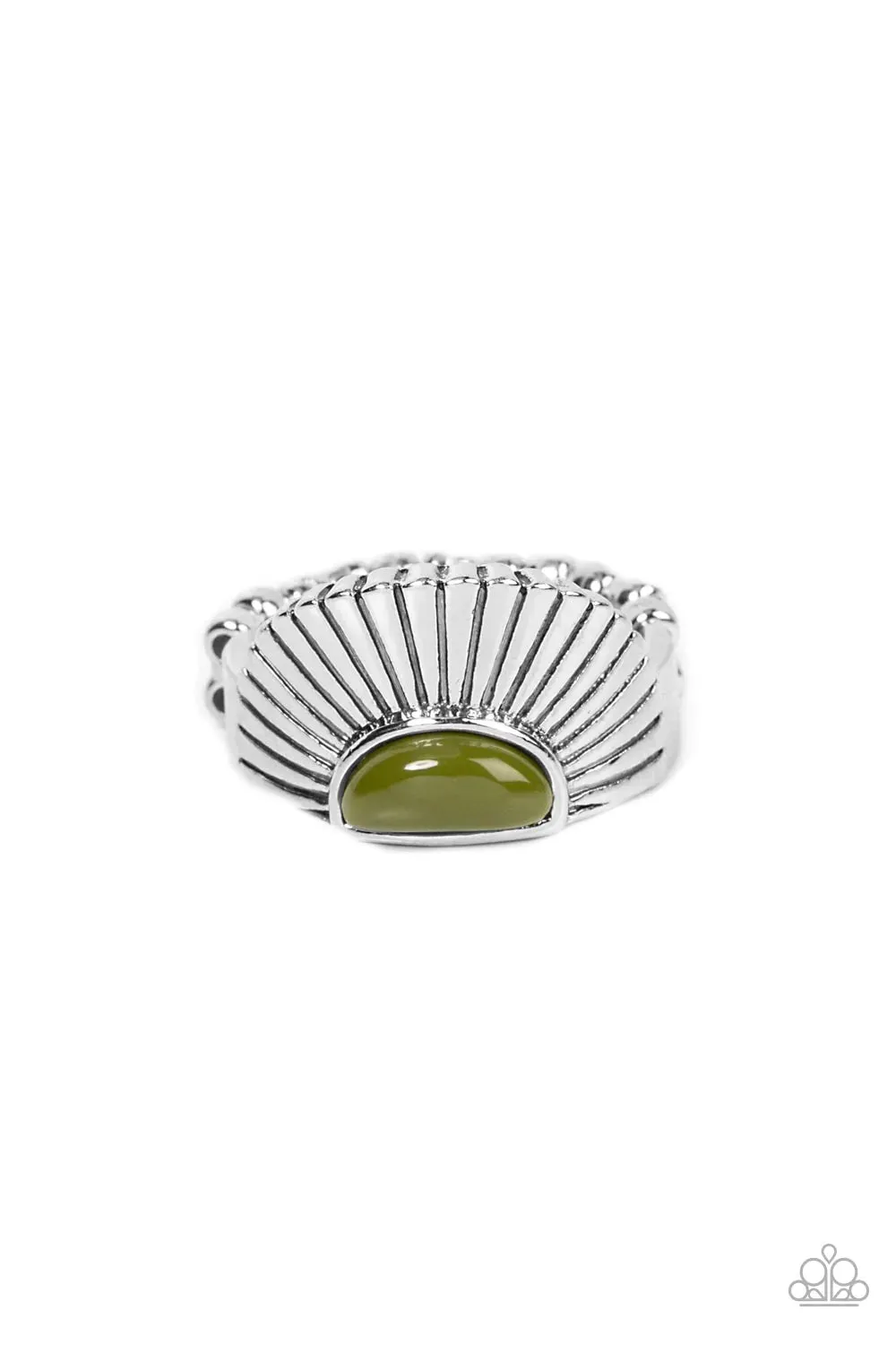 Paparazzi Ring ~ Fabulously FAN-tabulous - Green