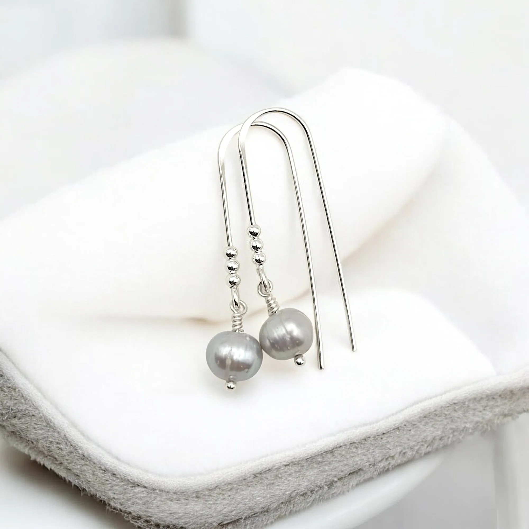 Pearl - Silver & Gray Threader