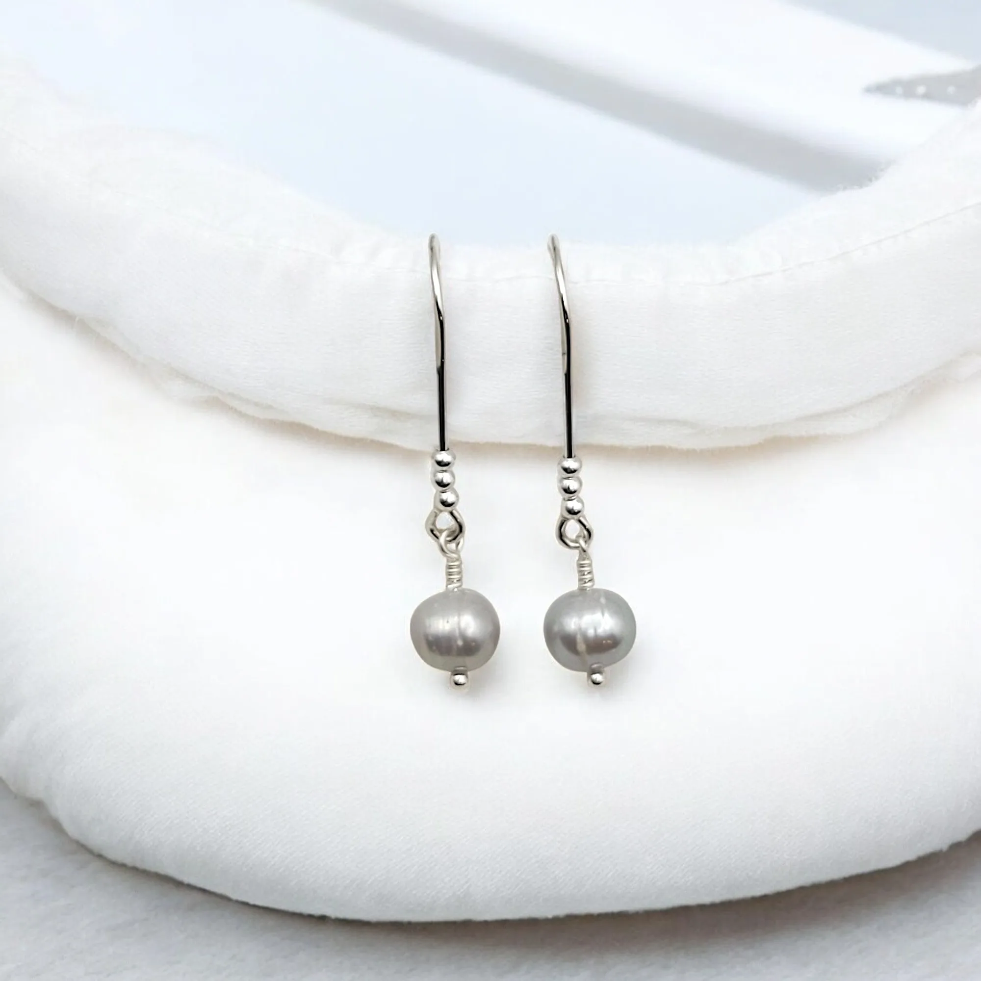 Pearl - Silver & Gray Threader