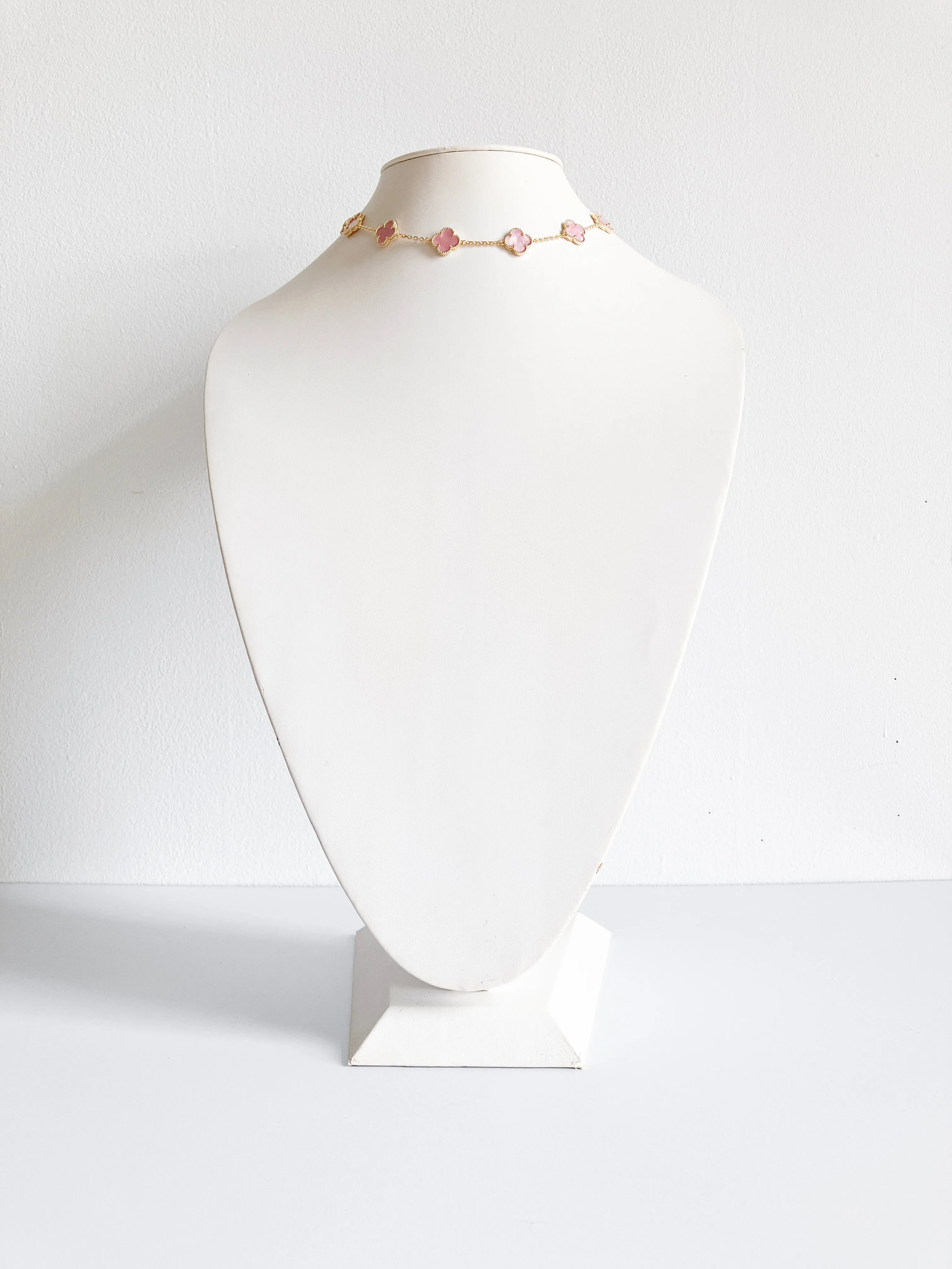 Pink Mother of Pearl Quatrefoil Choker in Gold
