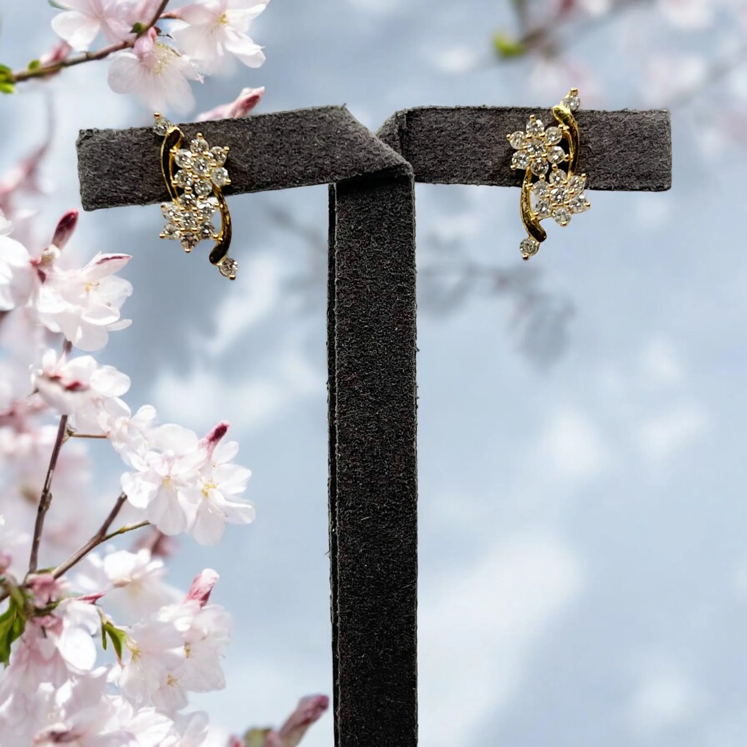 ROSITAS YELLOW GOLD EARRINGS