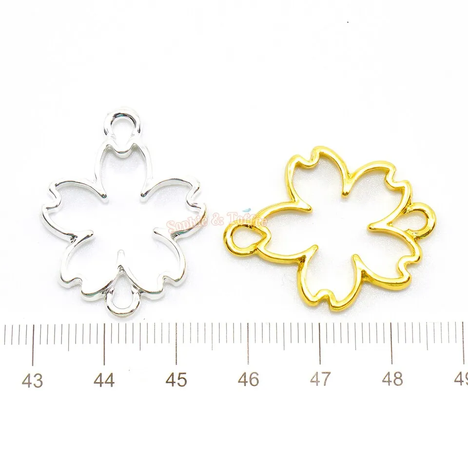Sakura Flower Open Bezel Charm (4 pieces)