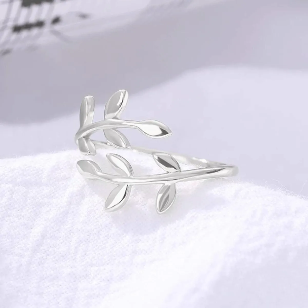 Silver Laurel Ring