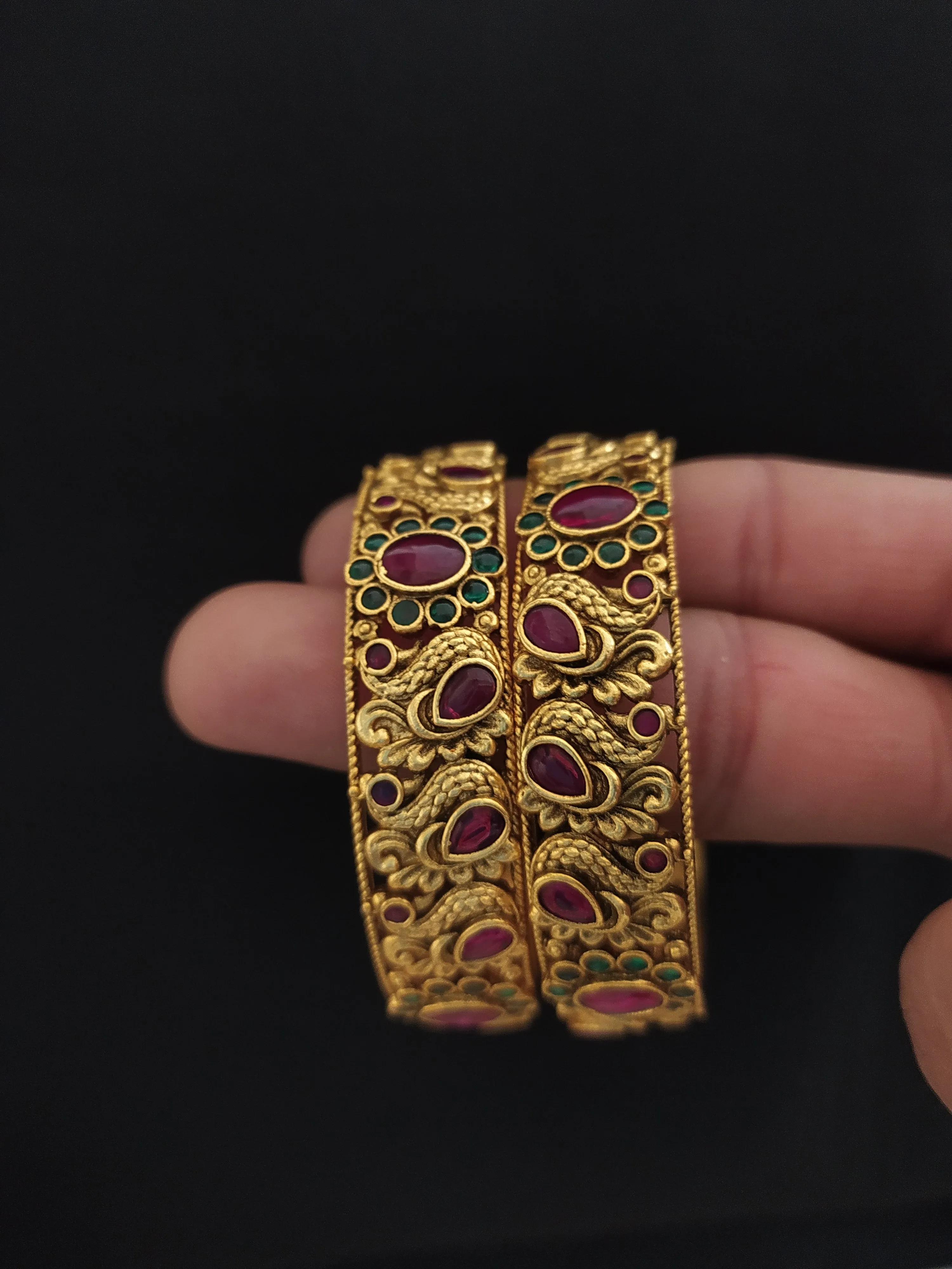 Sonal Fashion's appealing Floral & Peacock Kemp Stone Bangles