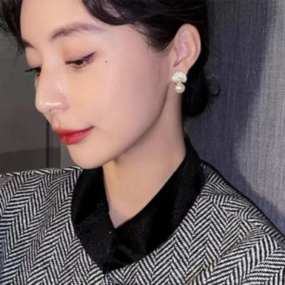 Sophisticated Pearl and Crystal Stud Earrings