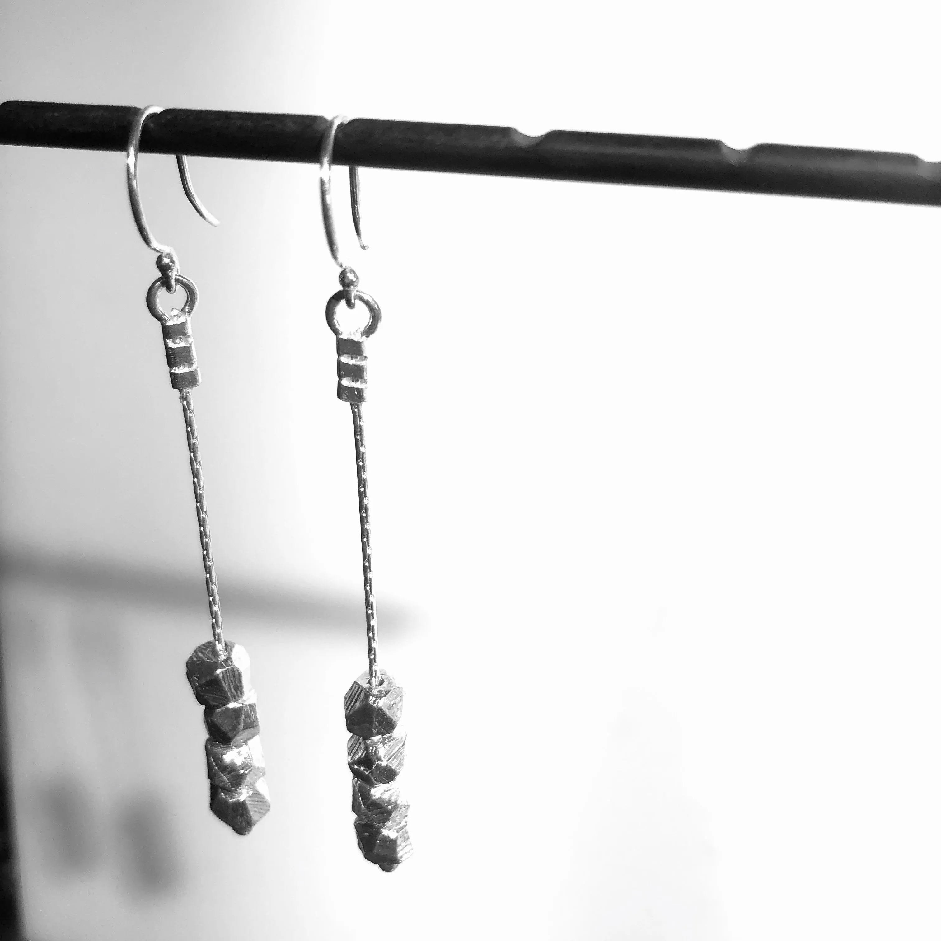 Stack chain mini facets earrings