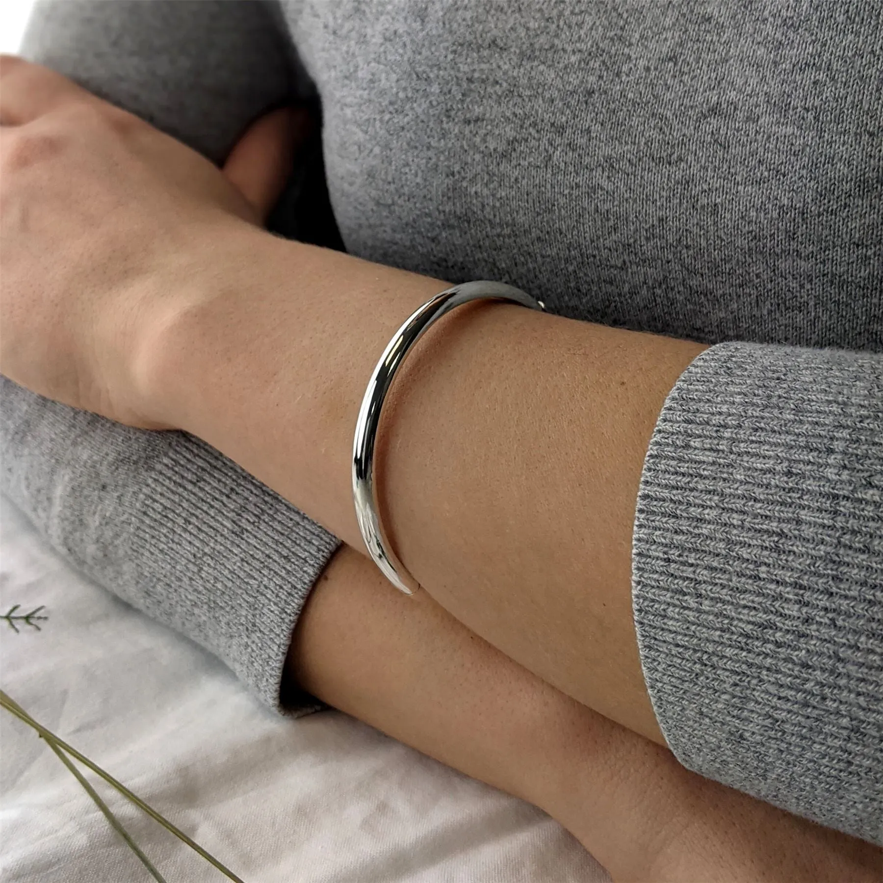 Sterling Silver Classic Round Hinged Bangle - D-Shaped Design
