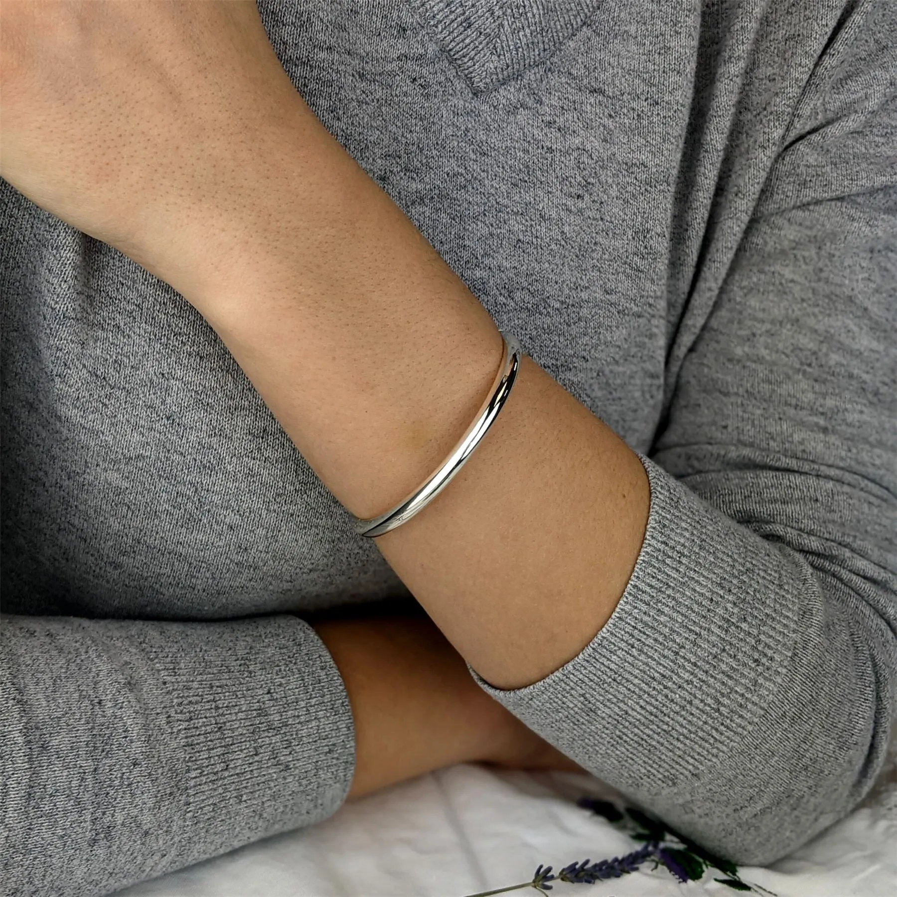 Sterling Silver Classic Round Hinged Bangle - D-Shaped Design