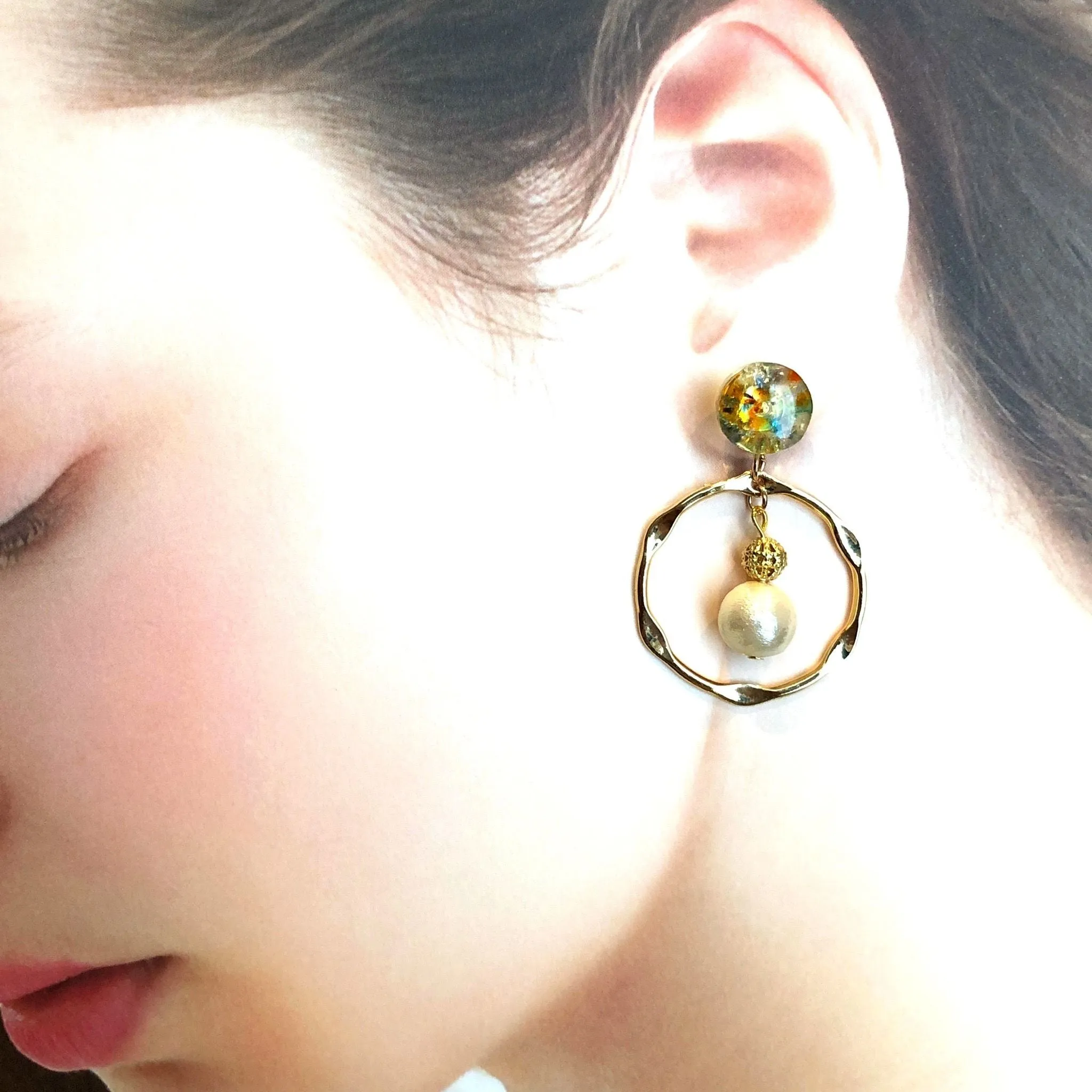 Suigetsu Hana Clip-on earrings with Ryukyu glass and cotton pearls