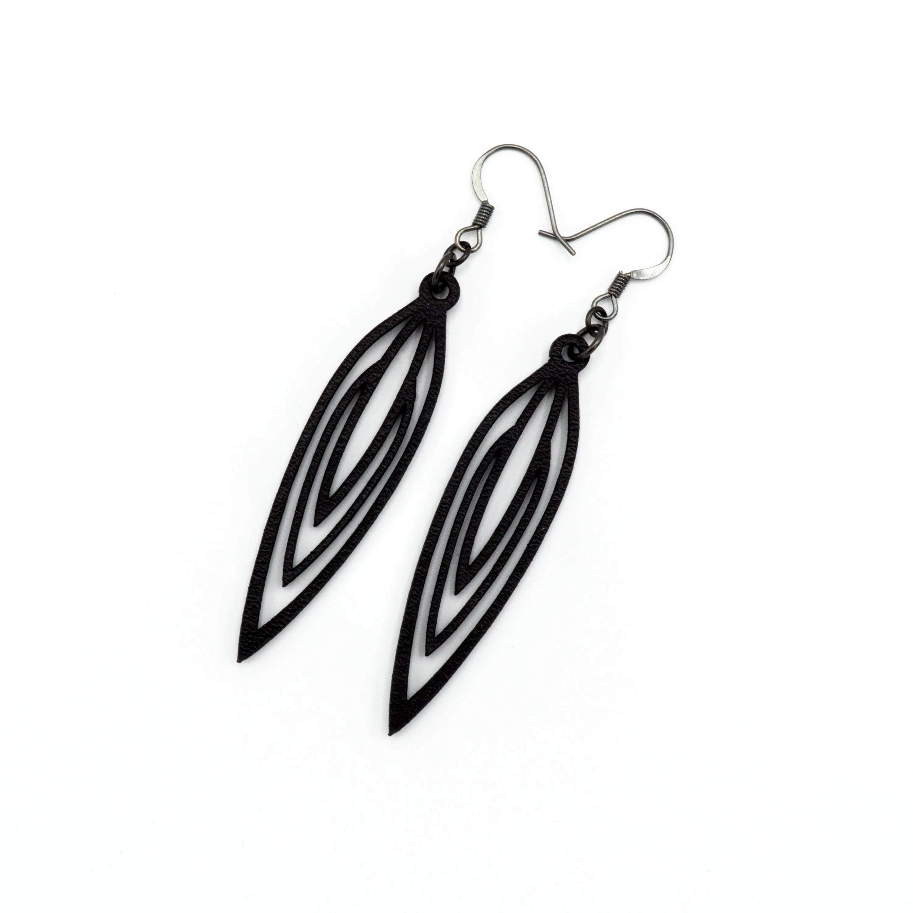 Totem 01 [S] // Leather Earrings - Black