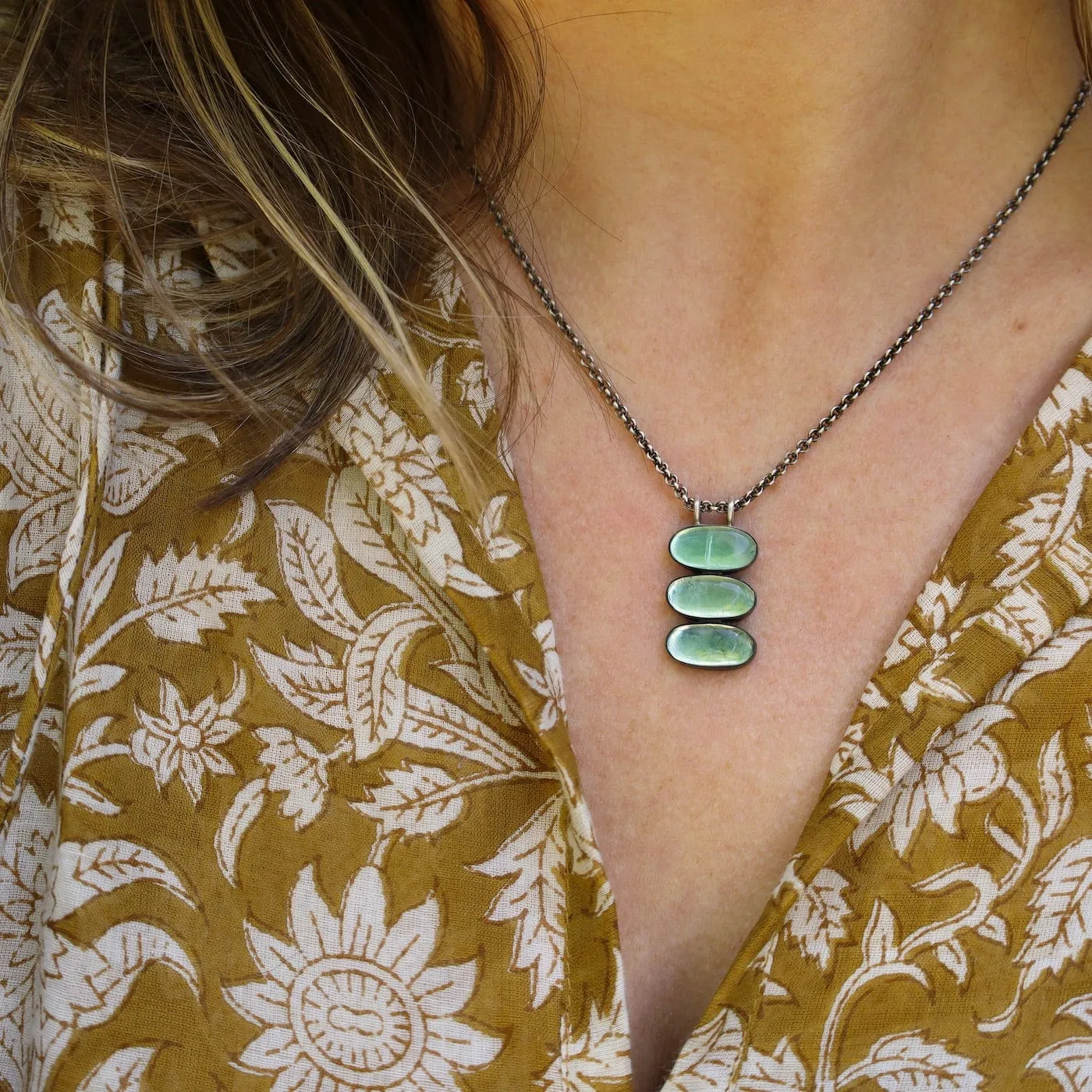 Triple Glowing Apatite Oval Cabochon Pendant Necklace