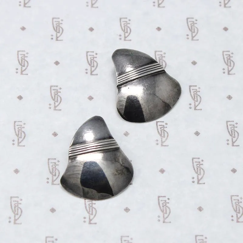 Vintage Sleek & Sophisticated Silver Earrings